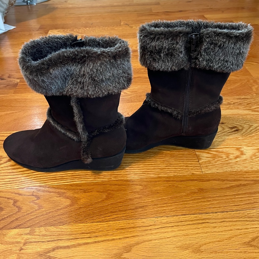 Easy Spirit Dark Brown Faux Fur Winter Boots